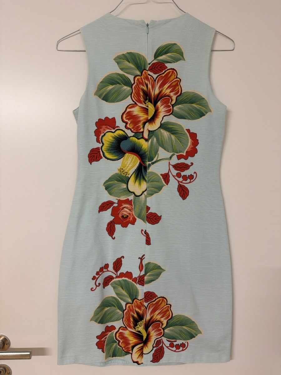 Kleider: Warehouse Kleid hellblau mit Blumenmuster Grösse 36 – Gebraucht aus Basel von ana_5y5x 1