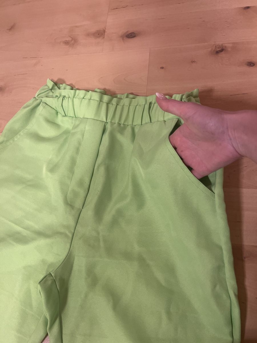 Pantaloni: Neon grüne Stoffhose Gr. S 34 – Usato da Kaisten venduto da Wavechip 3