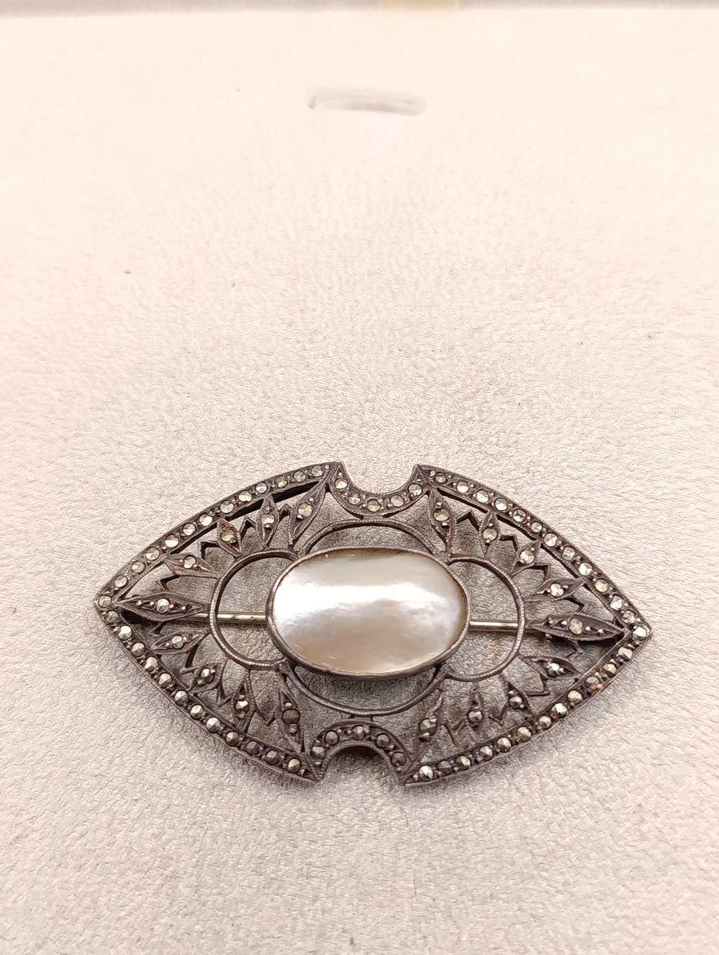 Spille & Fermagli: Jugendstil 925er Silber Brosche Markasiten Perlmutt punzen – Usato da Steffisburg venduto da 1.Schmuckschatulle