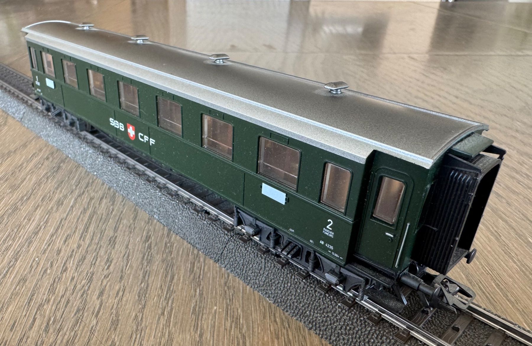 Märklin Modellini di ferrovie: SBB-Oldtimer-Personenwagen 1. / 2. Klasse; neu – Nuovo (secondo la descrizione) da St. Moritz venduto da Manu7500 1