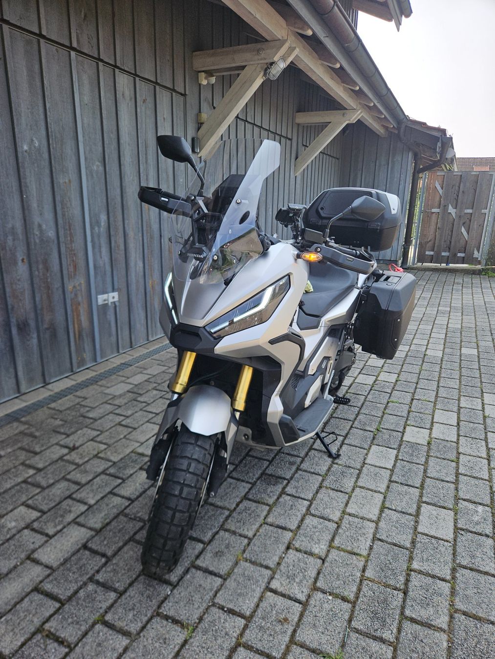 Honda Scooter: HONDA X-ADV 750 - Roller – Usato da Otelfingen venduto da rom_2kzl