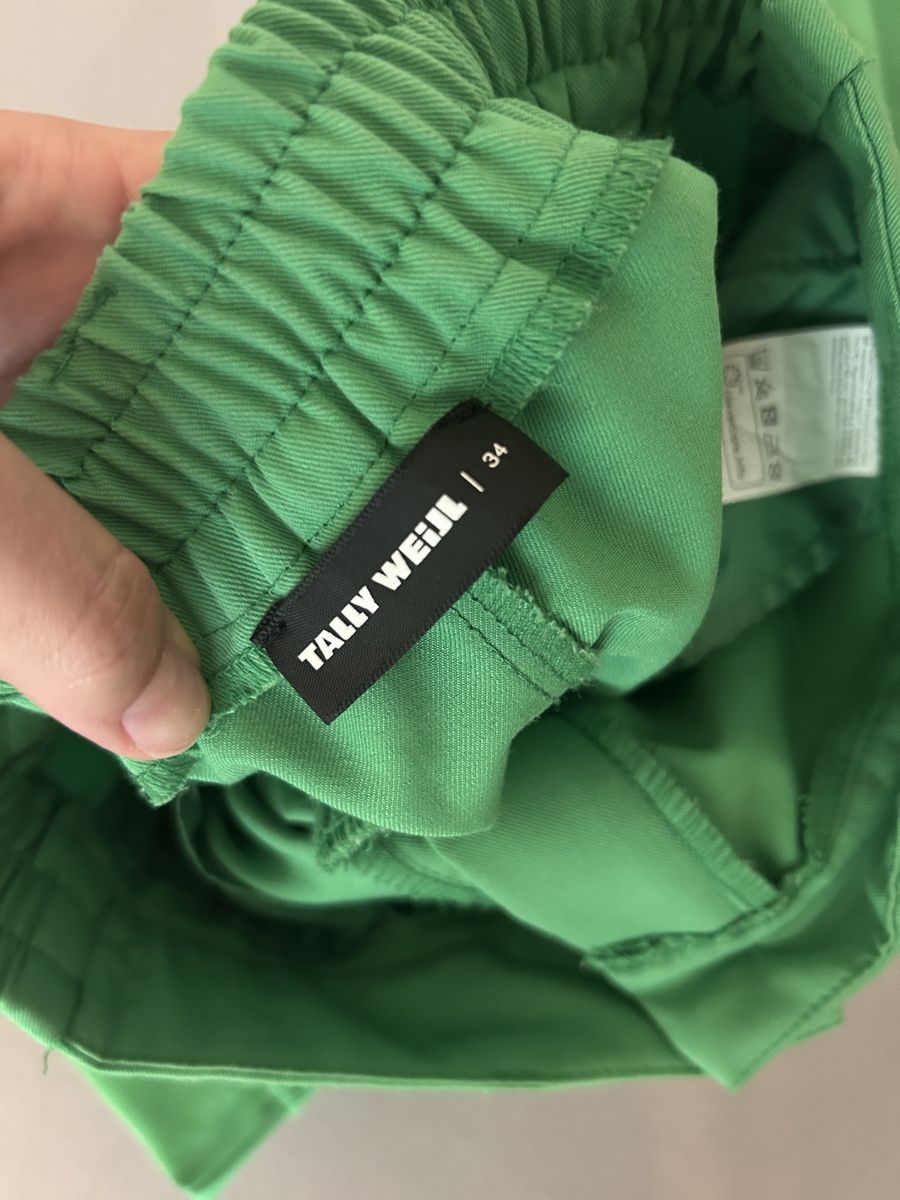 Tally Weijl Pantaloni: Stoffhose Grösse 34 hellgrün Sommerhose – Difettoso da Oberkirch LU venduto da a.nn.y 3
