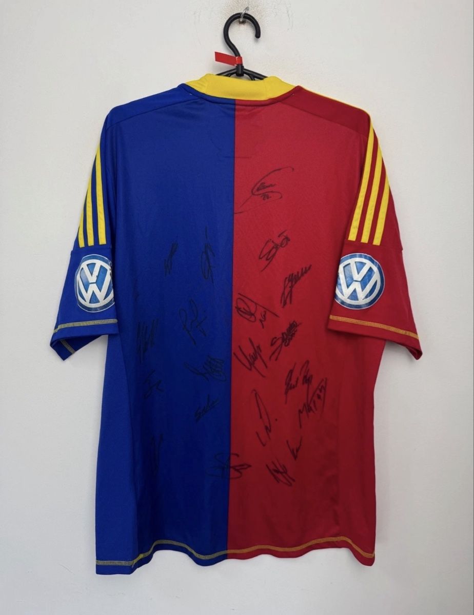 FC Basel Leibchen & Hosen: Fc Basel 2012/13 signiertes Trikot – Gebraucht aus Allschwil von lor_6cgq 1