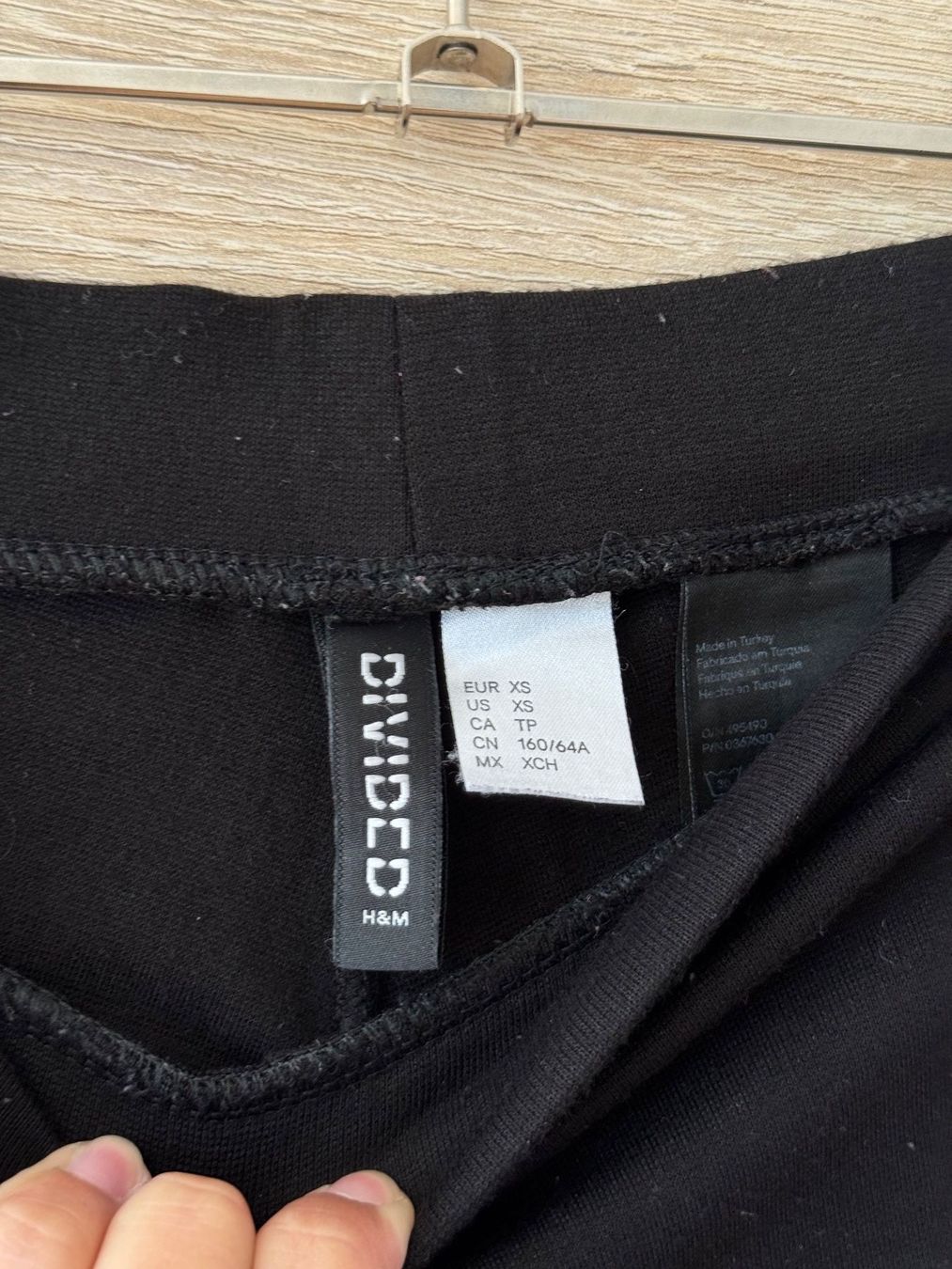 H&M Collants: Legging noir – D'occasion à Montreux par Izapechee 2
