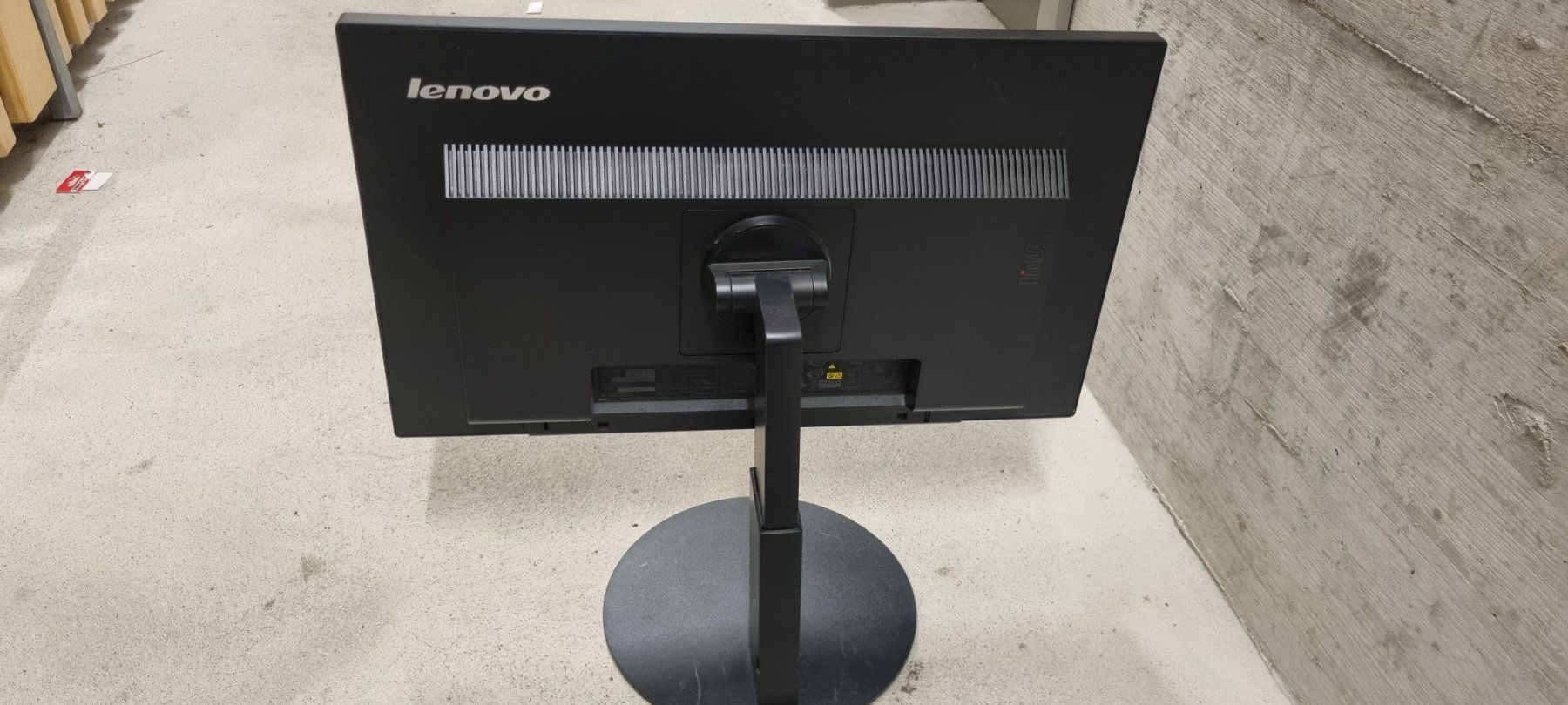Lenovo Monitor: Lenova Monitor – Usato da Zürich venduto da emi_rp8k 2