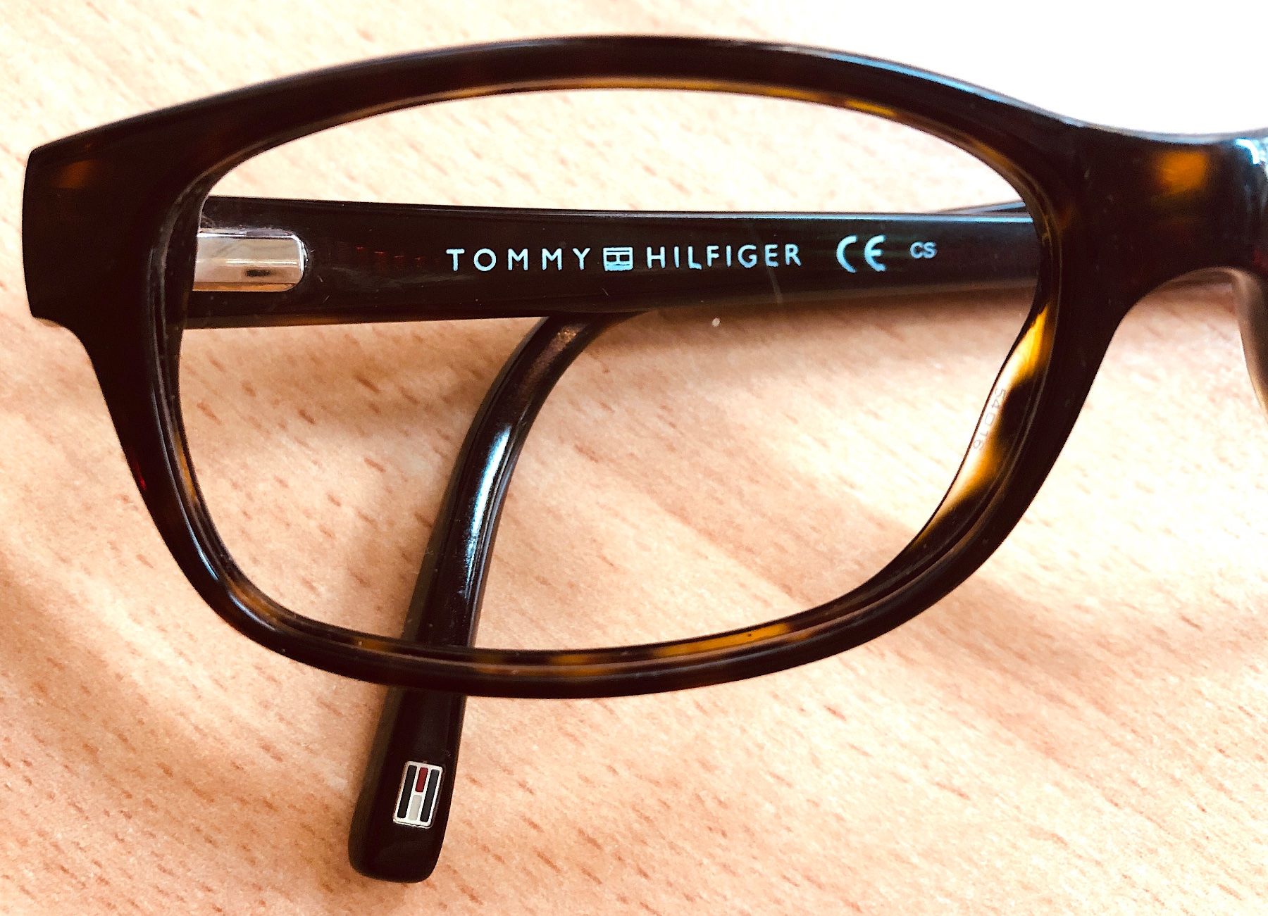 Tommy Hilfiger Brillen & Gläser: Lunettes de vue Tommy Hilfiger – Gebraucht aus Veyrier von Szurkemaci 1