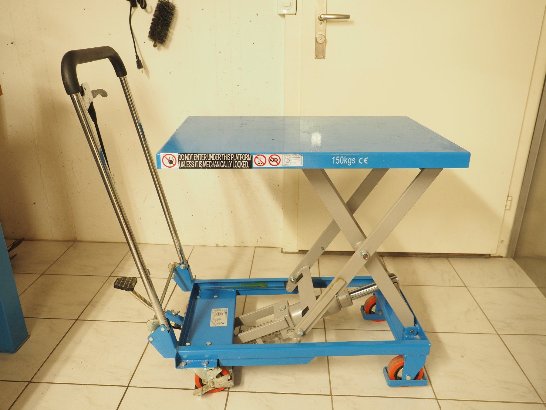 Tous les outils: Scheerenplatform-Wagen – D'occasion à Arboldswil par Alexis46 1