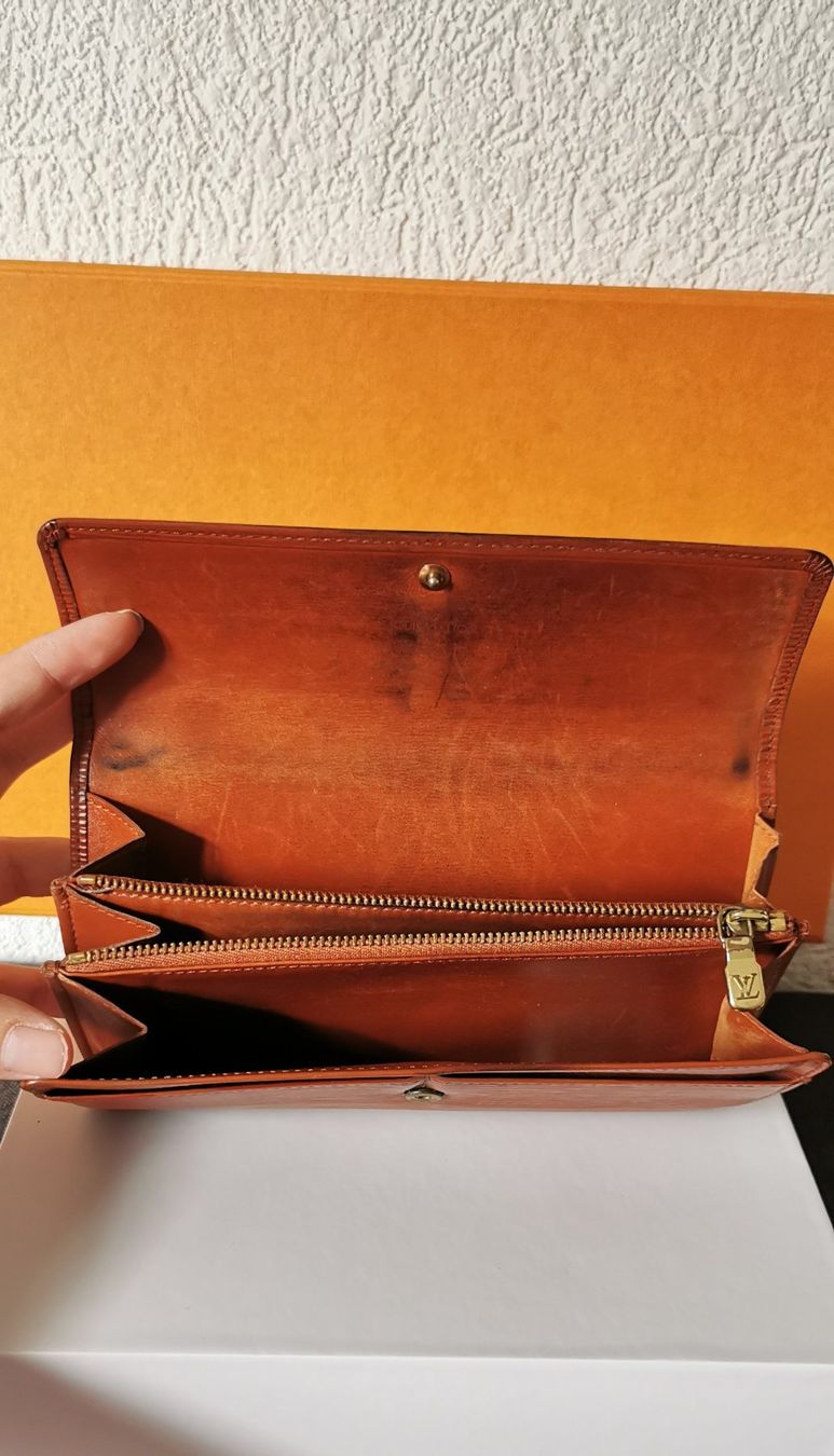 Louis Vuitton Portamonete: LV Epi Sara 2 Cards Wallet – Usato da Morges venduto da B.Nipawan 3
