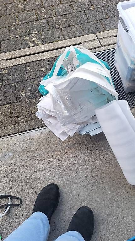 Füllmaterial: Polsterfolie, vepackungspapier – Gebraucht aus Meisterschwanden von kuschti01