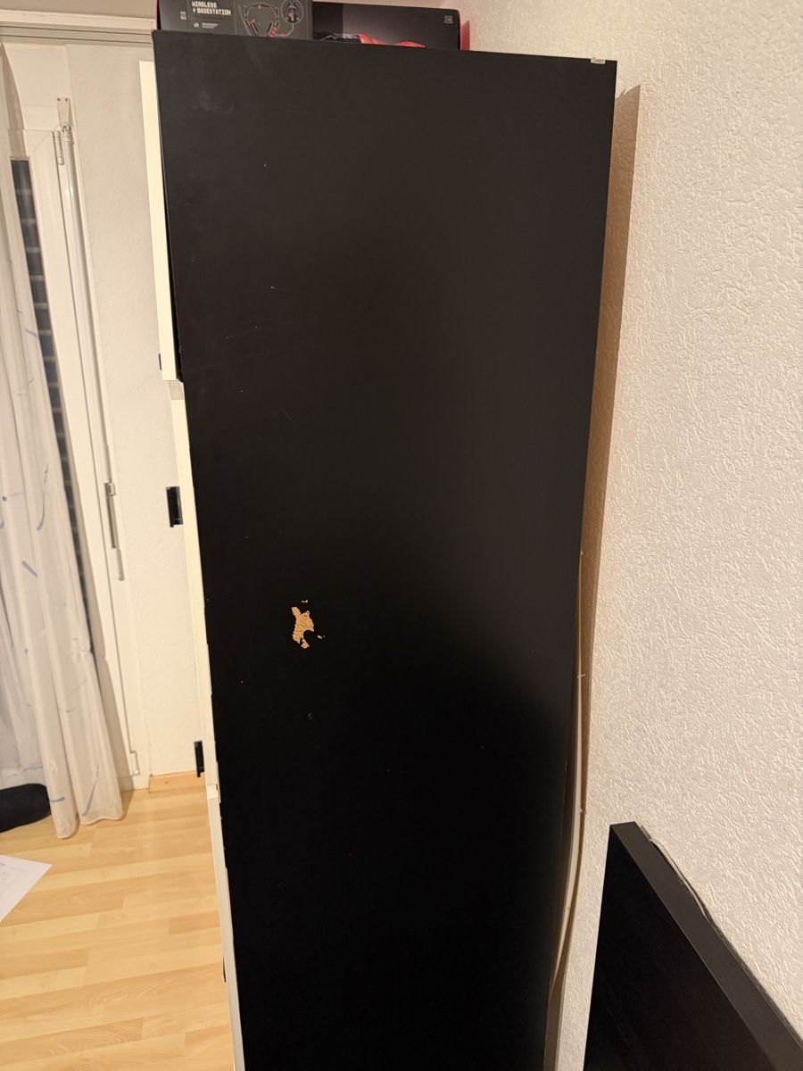 Ikea Armadi: Ikea schrank – Usato da Wettingen venduto da Jamie17 1