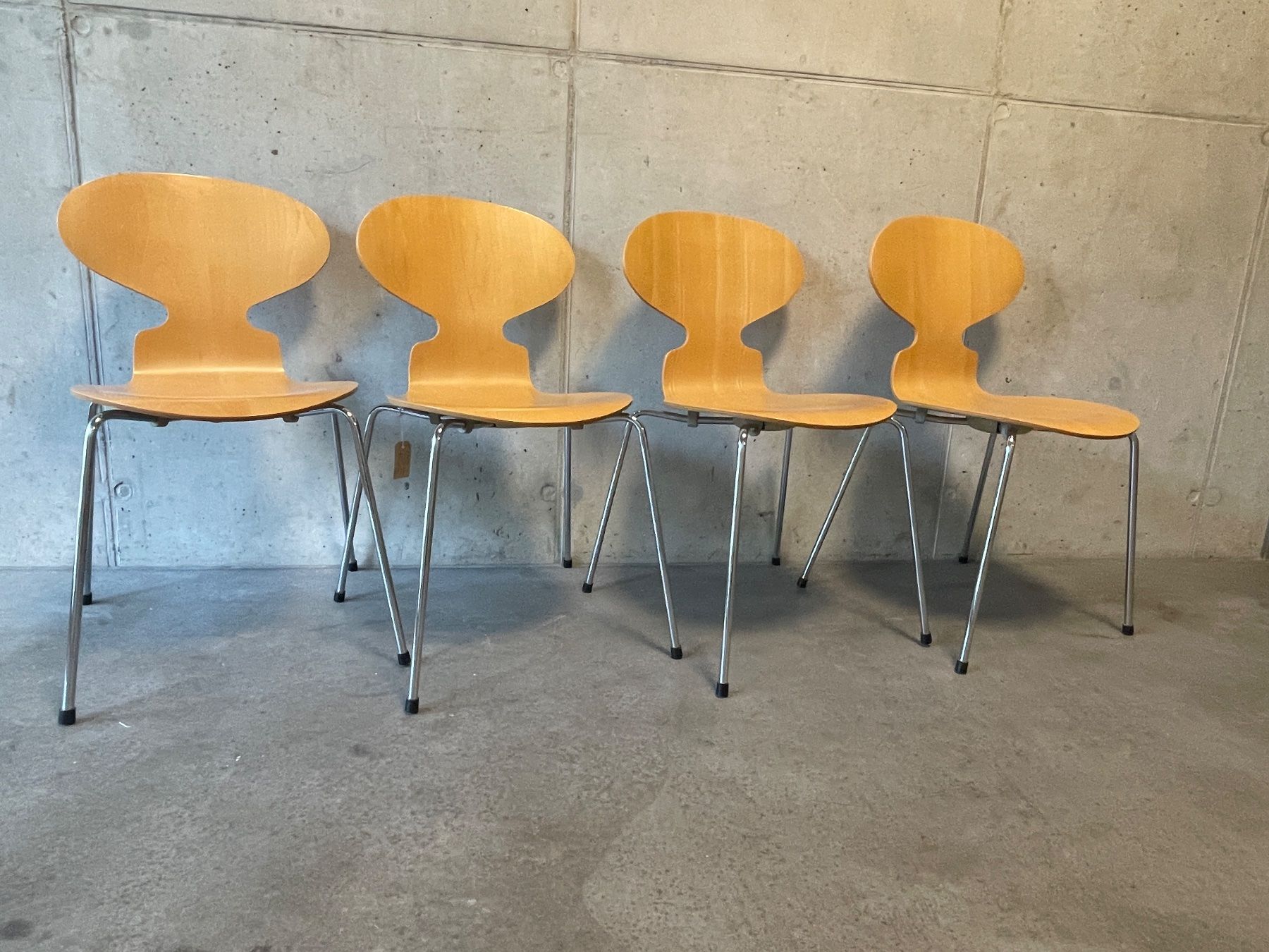 Fritz Hansen Sedie: Arne Jacobsen Stuhl Ameise 3101 Fritz Hansen – Usato da Zürich venduto da starch.studio 1