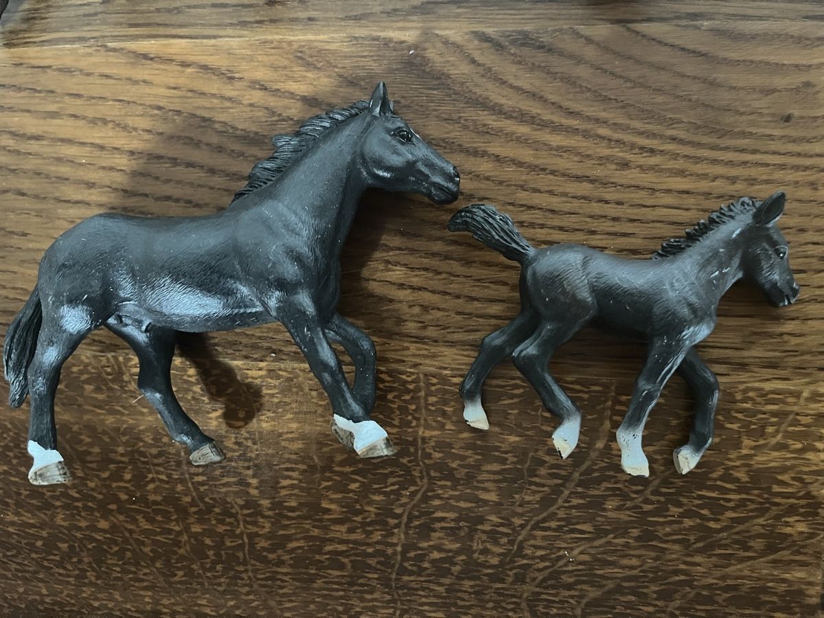 Schleich Jouets: Schleich 3 Pferde mit Fohlen – D'occasion à Richterswil par Doris150 2