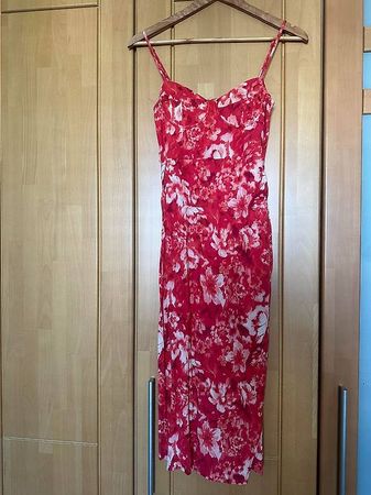 Wunderschönes rotes Blumen-Kleid mit Corsage  Grösse S