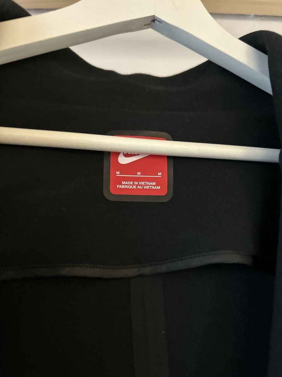 Mäntel: Wintermantel Nike Tech , Grösse M, Top Zustand! – Gebraucht aus Zürich von lazaro.99 2