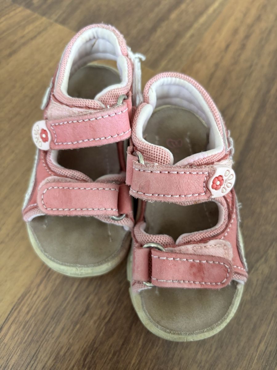 Scarpe per ragazze: Sandalette Gr.19, Mädchen – Usato da Büsserach venduto da Zimtstaernli19 1
