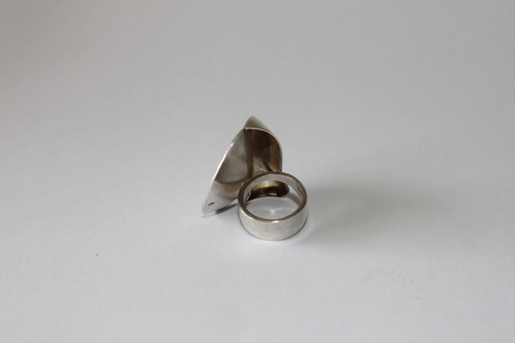 Ringe: JANE WIBERG, SILBERRING 925 .MODERNISTISCH, DÄNEMARK. – Gebraucht aus Grandcour von Flowerstyle 2