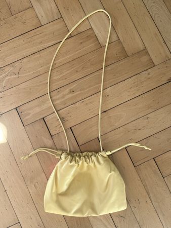 Cavatelli Clutch von Cos in Topzustand 