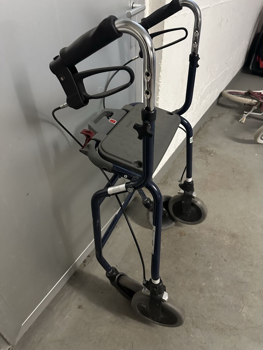 Gehhilfen: Rollator – Neu (gemäss Beschreibung) aus Bützberg von Chisco 3