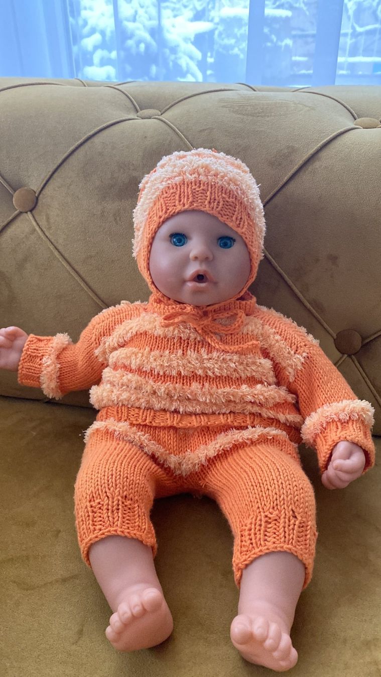 Poupées: gestrickte Puppen Kleider, handarbeit – D'occasion à Dagmersellen par Arcticsnow2017 2