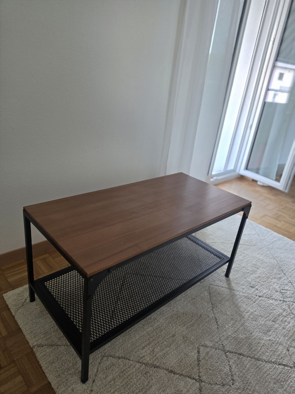 Ikea Tische: Coffee Table - Black, 99x46cm – Gebraucht aus Au ZH von and_6h5m 4