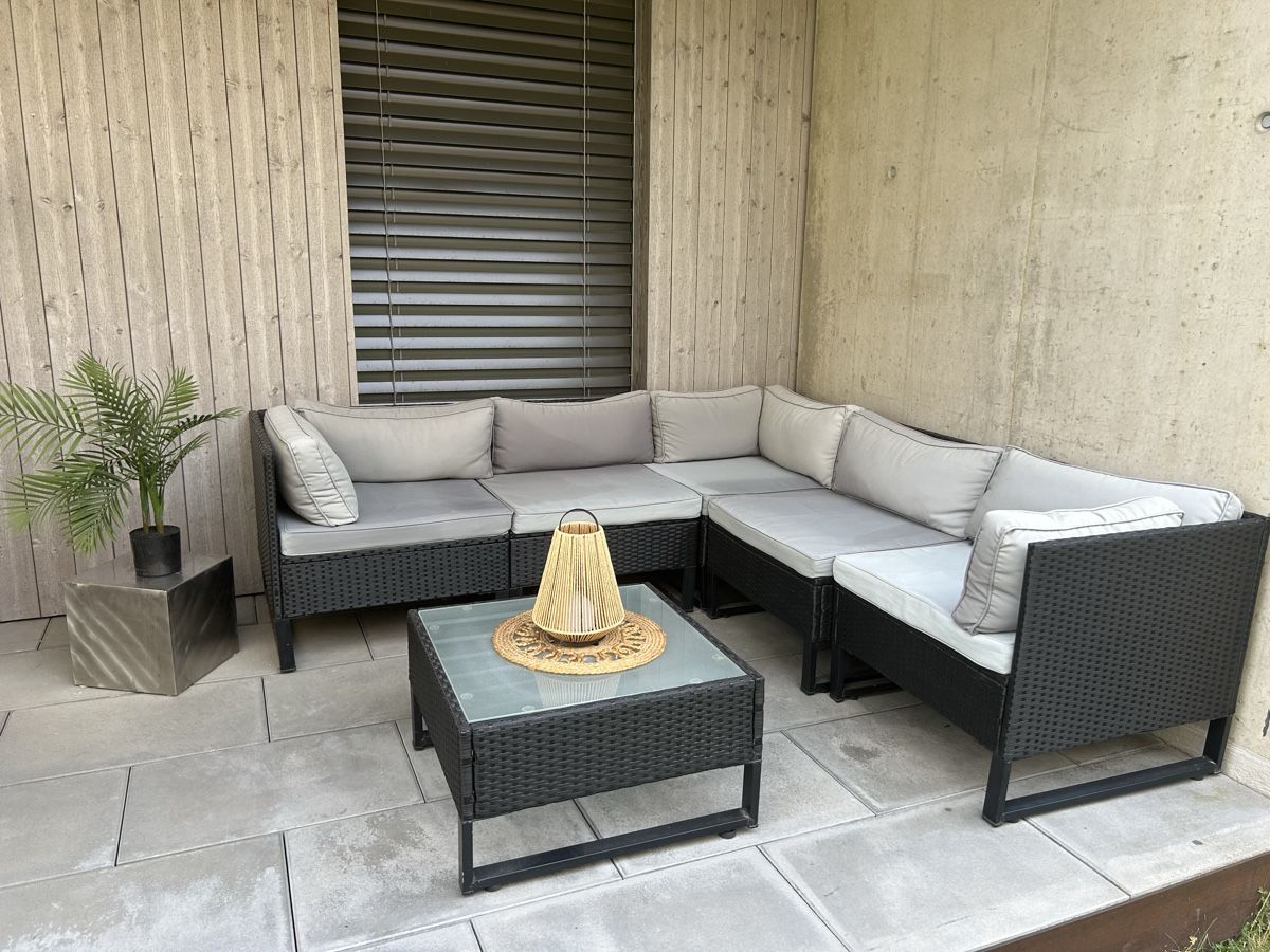 Divani: Gartensitzgruppe Polyrattan grau 5-teilig mit Tisch – Usato da Nänikon venduto da GibsonMarshall