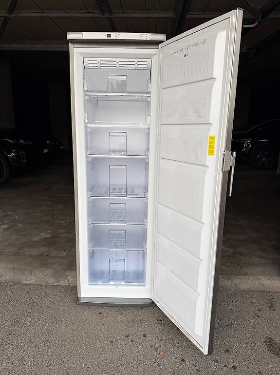 Mio Star Congélateurs: Tiefkühlschrank – D'occasion à Ortschwaben par odracirch7