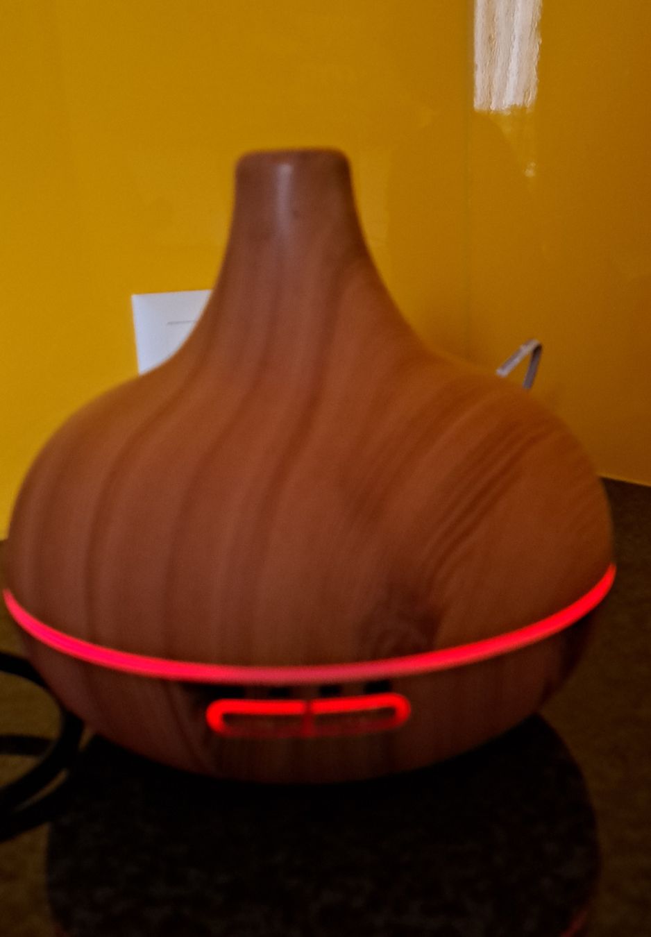 Duftöldiffusoren: Aroma Diffuser Holzoptik mit LED Beleuchtung  – Gebraucht aus Bremgarten AG von sil_g8jy