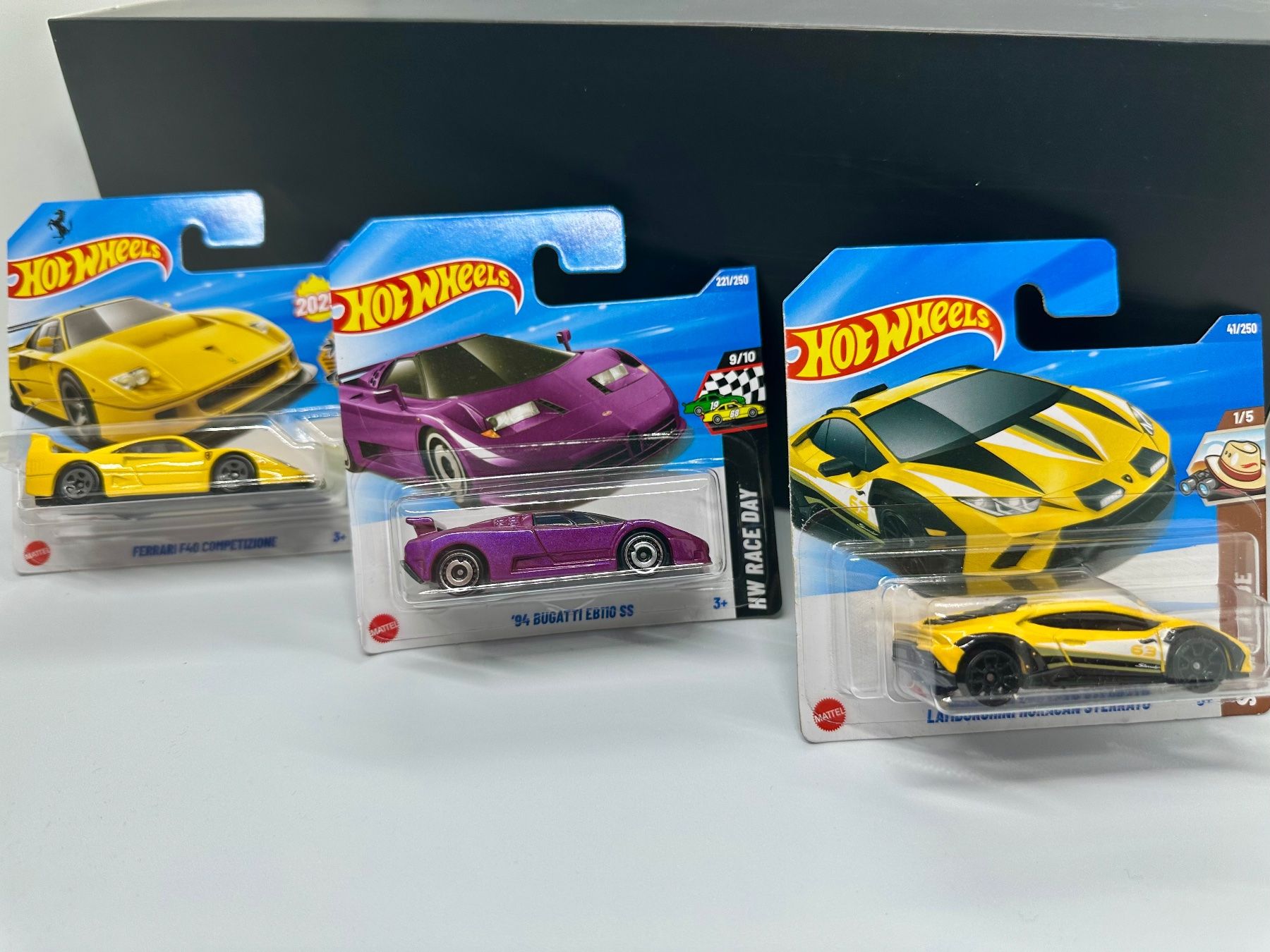 Hot Wheels Modellini d'auto: Hot Wheels Car Bundle - Ferrari, Bugatti, Lamborghini – Nuovo e nell'imballaggio originale da Schlieren venduto da Selected_Model_Cars