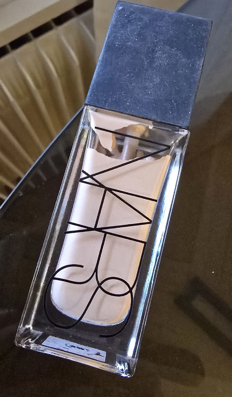 Nars Make-up: BOSTER D'ÉCLAT Teintée de Nars, teinte "SIMOS" 30ml Neuf – Neu und originalverpackt aus Genève von Saleena 6