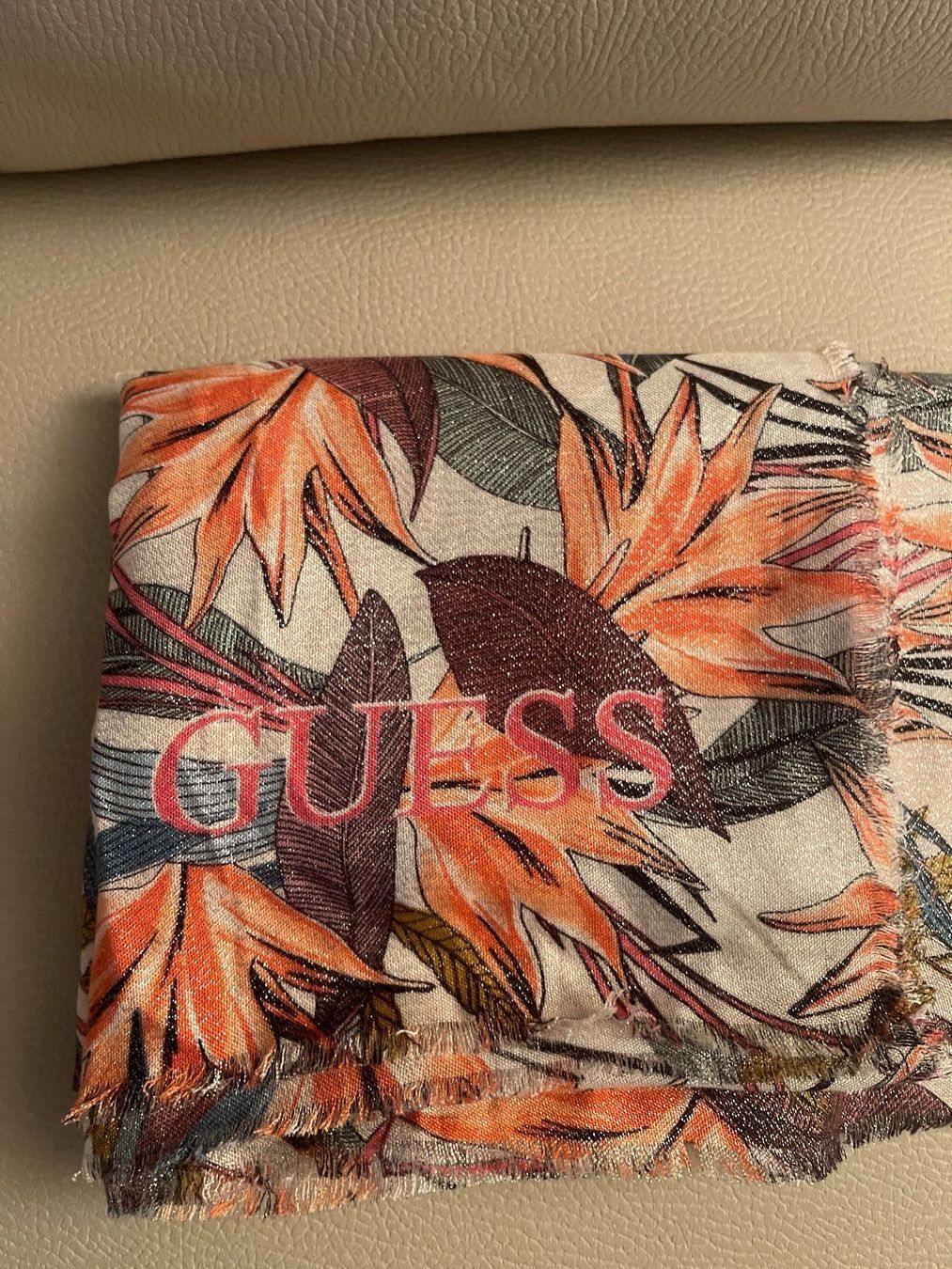 Guess Foulard & Sciarpe: Foulard GUESS – Nuovo (secondo la descrizione) da Rancate venduto da Waly__ 4