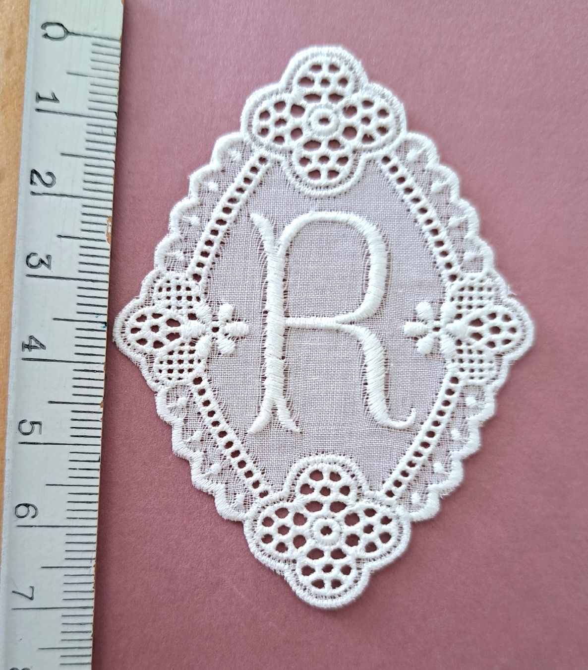 Tessuti: " R " Monogramme dentelle de coton ancienne- 7cm – Nuovo (secondo la descrizione) da Hauterive NE venduto da ali_vintage 1