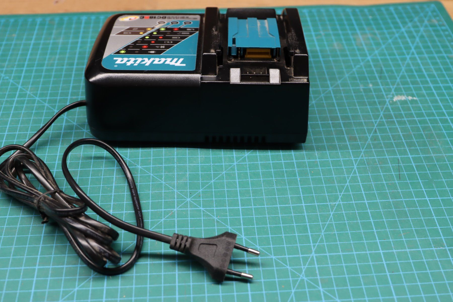 Makita Akkus & Batterien: Makita Ladegerät DC18RC – Gebraucht aus Emmetten von Super008 2