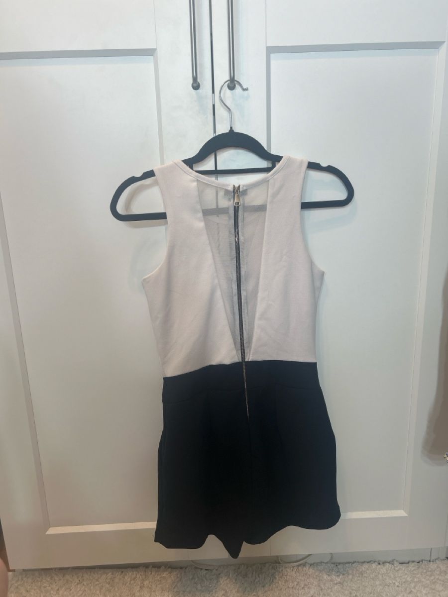 Tute: Chic black and white romper – Nuovo (secondo la descrizione) da Winterthur venduto da sel_g95h 1