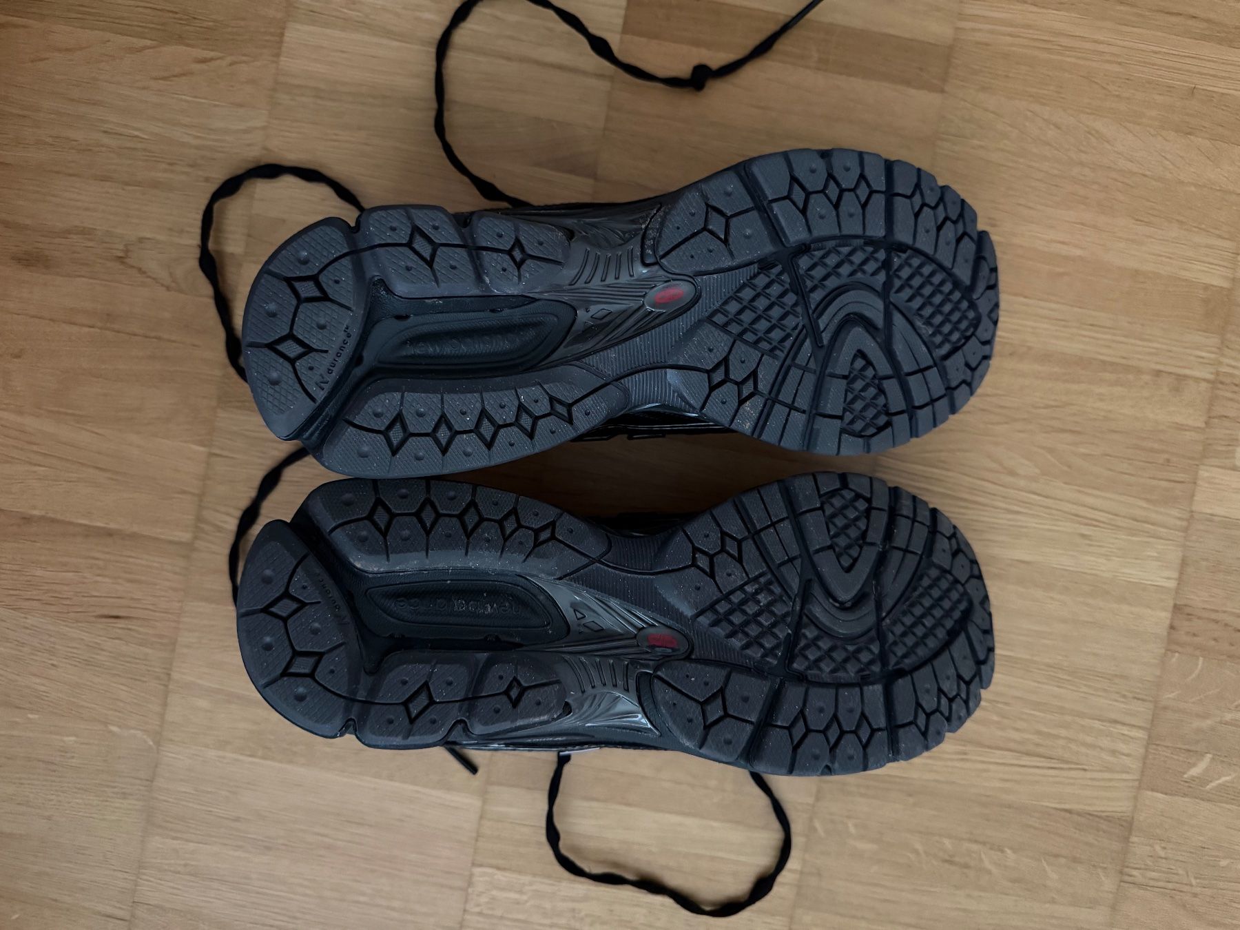 New Balance Scarpe da uomo: New Balance 1906 Schwarz – Nuovo (secondo la descrizione) da Zug venduto da dato.00 2