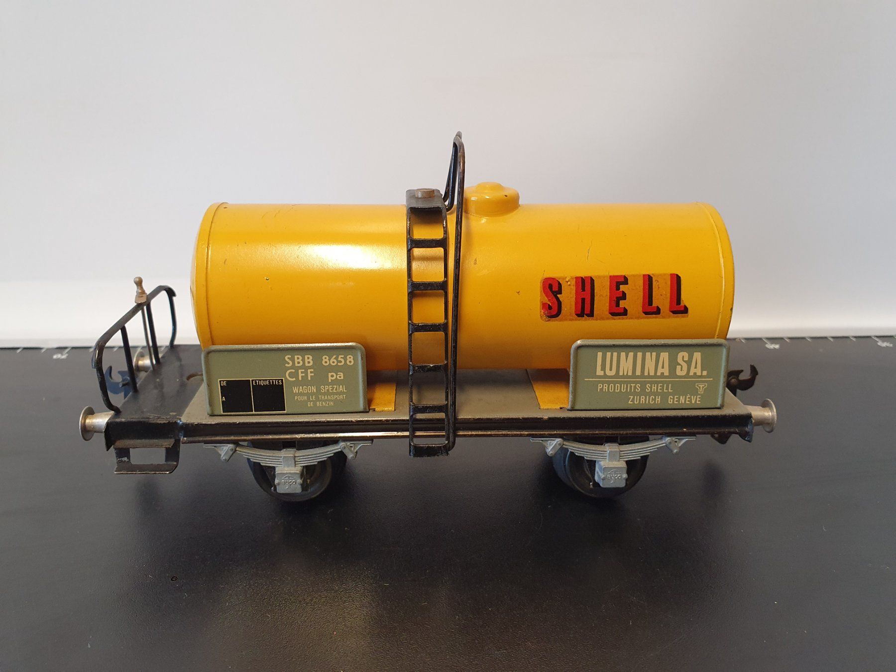 Buco Modelleisenbahnen: BUCO:0: SBB SHELL KESSELWAGEN MIT PLATTFORM – Gebraucht aus Biglen von taunus82