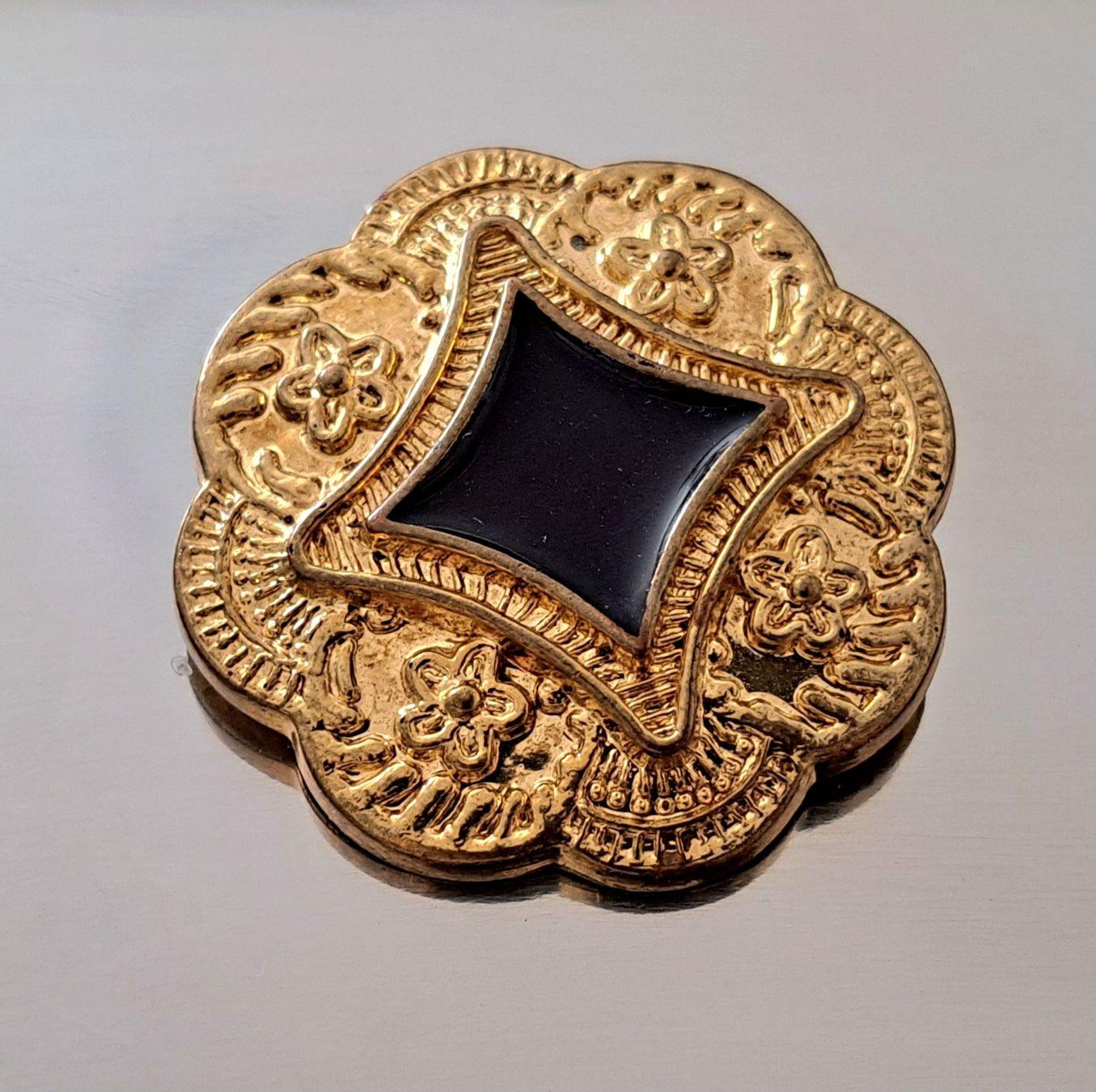 Bottoni: Bouton vintage - 4cm – Usato da Hauterive NE venduto da ali_vintage 1
