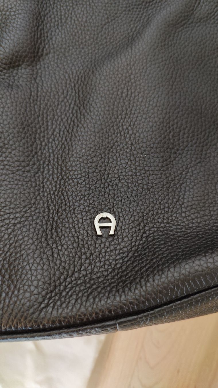 Aigner Borse da donna: AIGNER Ledertasche schwarz – Usato da Bolligen venduto da Mumpi 2
