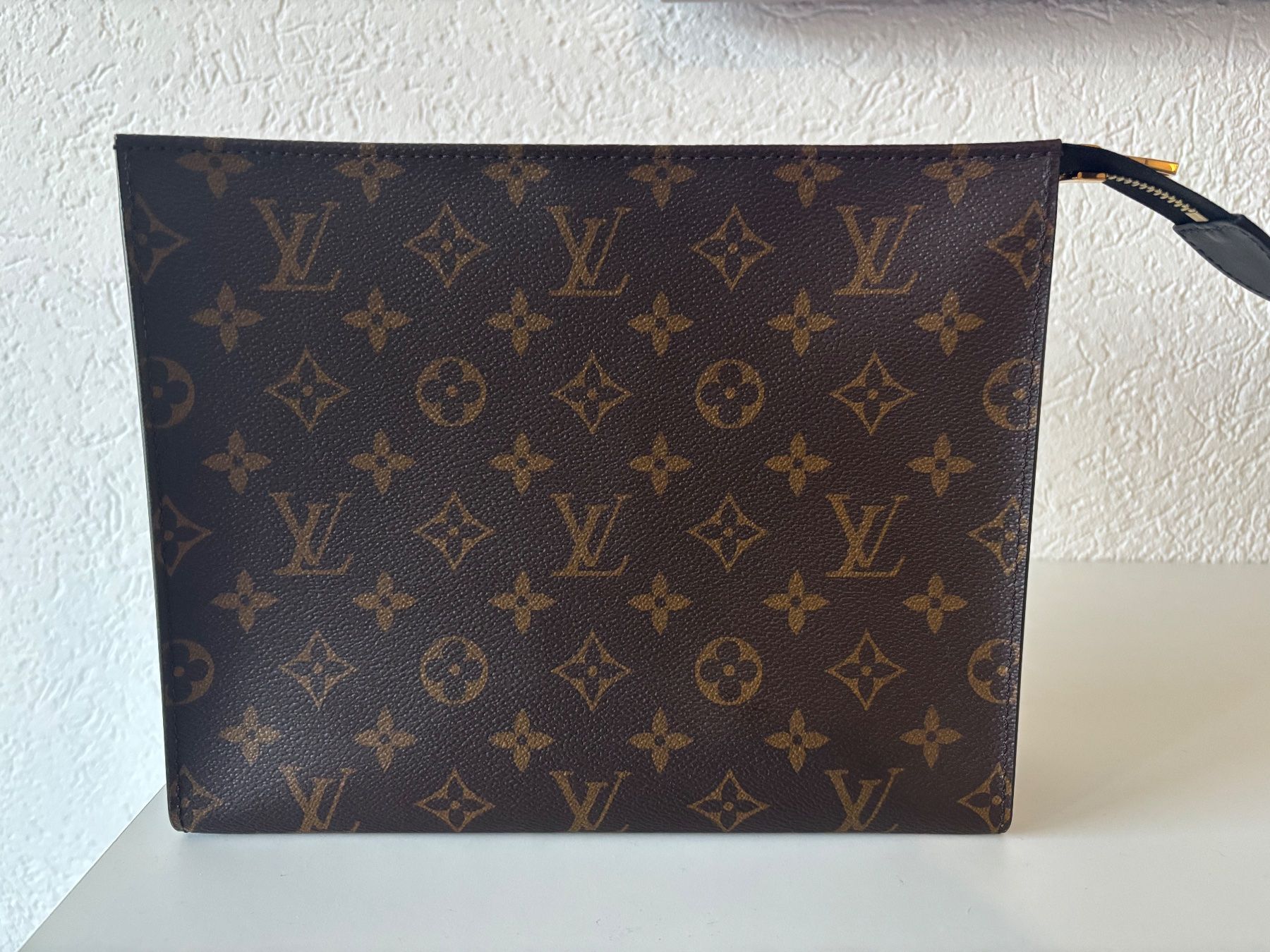 Louis Vuitton Taschen: Poche Toilette Louis Vuitton – Gebraucht aus Ins von sel_6vqj