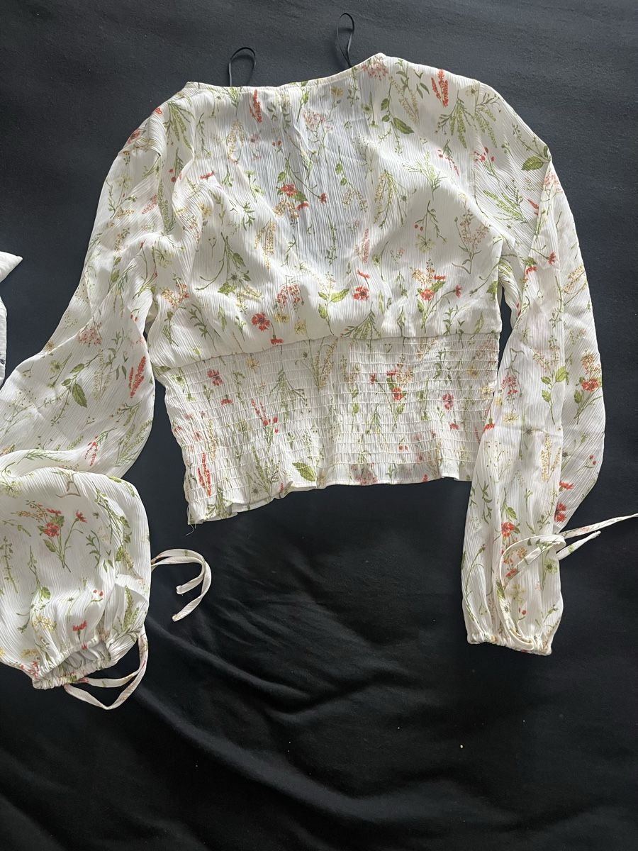 Lots de vêtements: 3 Damenblusen Blumenmuster Langarm  – Neuf (Voir description) à Olten par sae_82z2 4