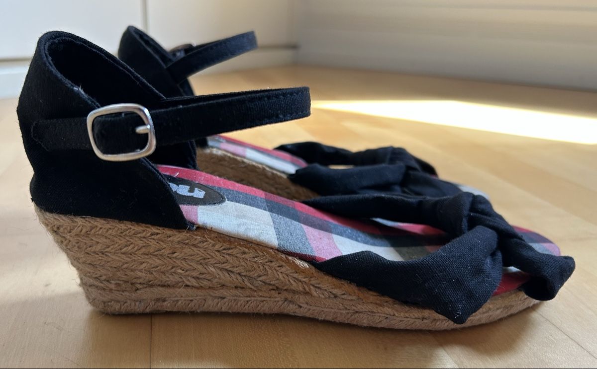 Damenschuhe: Sandals Black Size 41  – Neu (gemäss Beschreibung) aus Zürich von Sophie0569 1