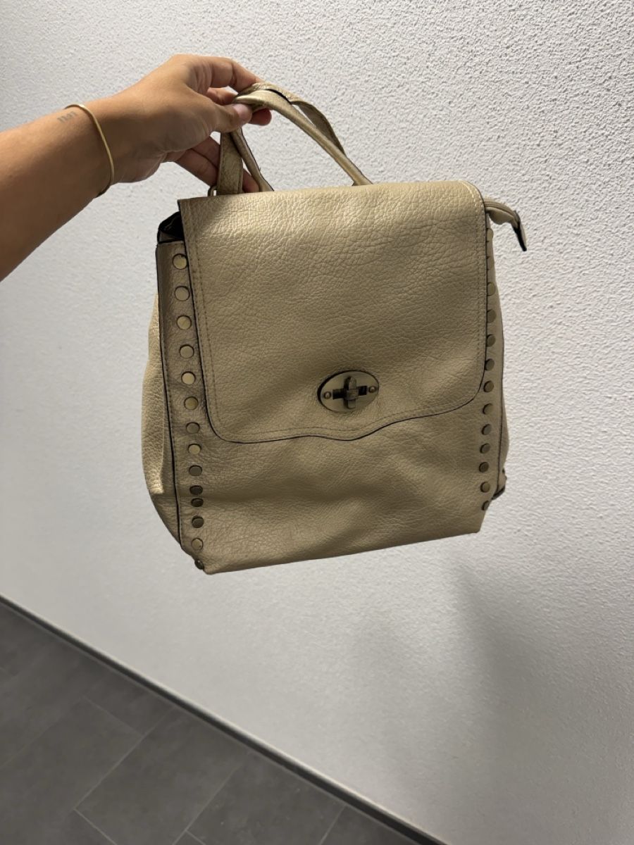Borse da donna: Golden Shoulder Bag – Usato da Rorbas venduto da ang_y8bv