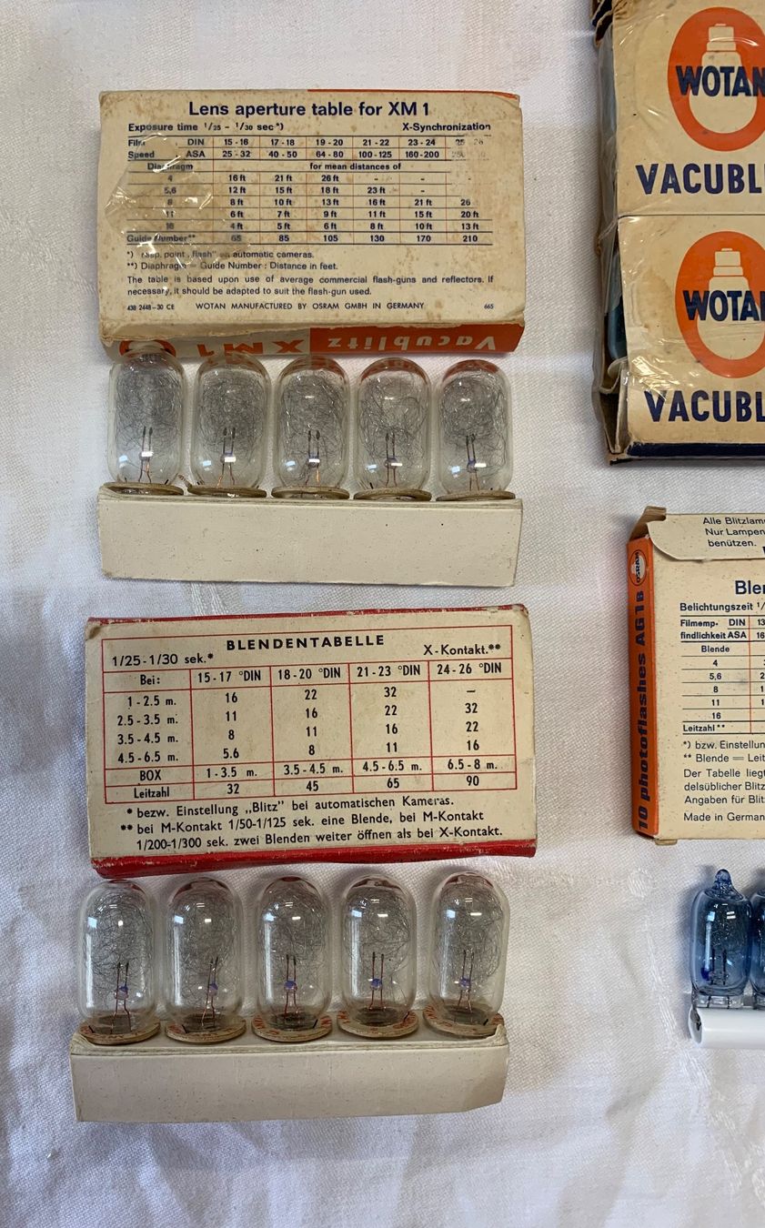 Flash: Alte Blitzleuchte und verschiedene Vacublitze! – Usato da Brunnen venduto da Allerwaren 6
