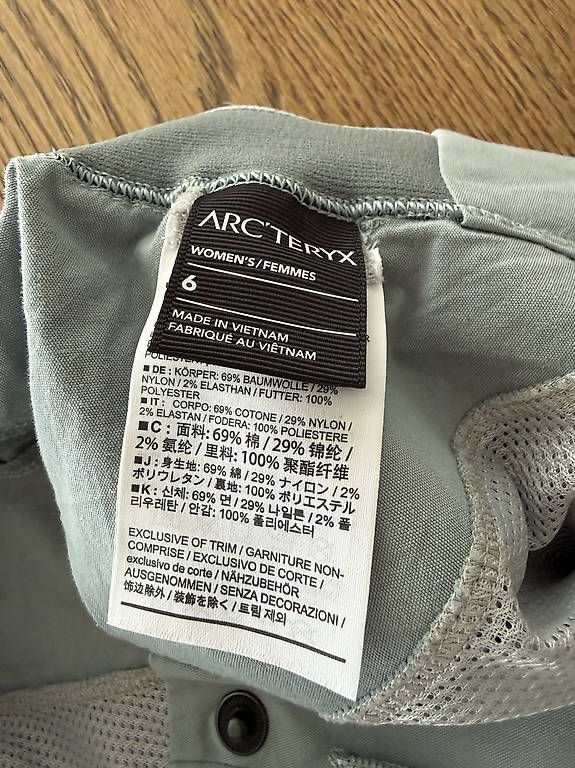 Pantaloni: Arcteryx Kletterhose Konseal Pant 6 – Usato da Alpnach Dorf venduto da rerifeme 3