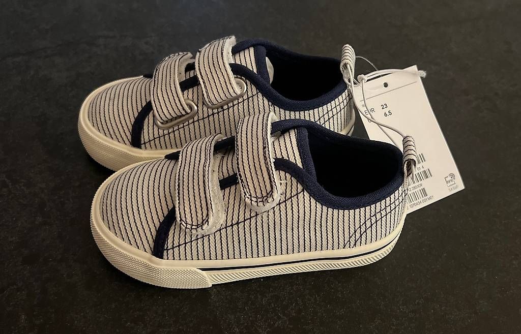H&M Schuhe für Jungen: Kinderschuhe Grösse 23 – Neu (gemäss Beschreibung) aus Frauenfeld von nu_fe