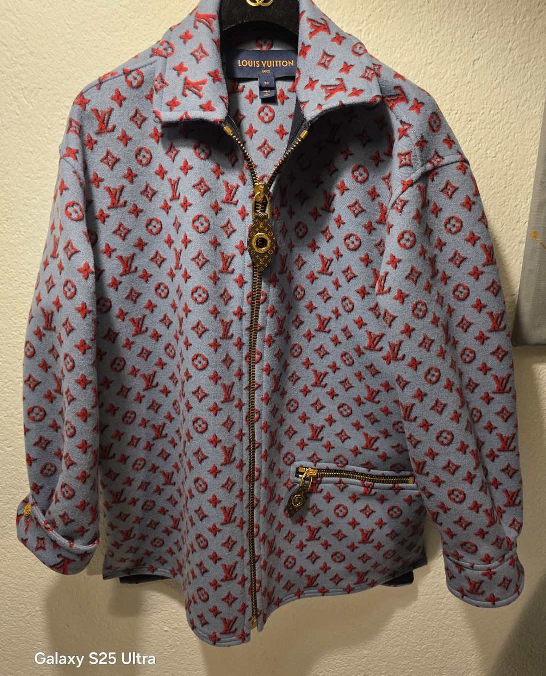 Louis Vuitton Giacche: Louis Vuitton 3D Monogram Zip-Up  Jacke, Gr. 38. Wolle – Nuovo (secondo la descrizione) da Kölliken venduto da ann_vf62 8