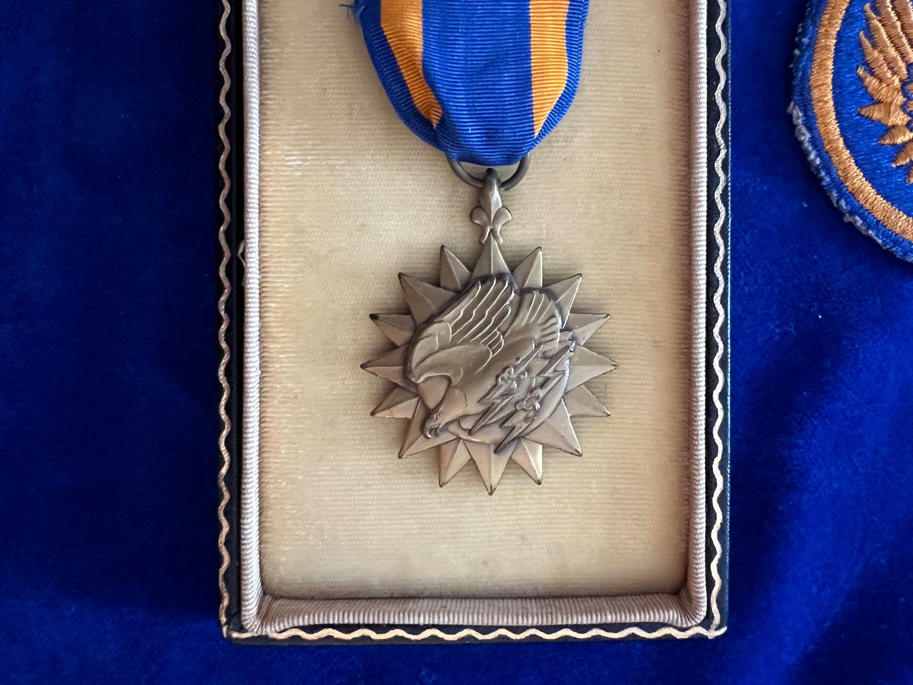 Medaglie: USA: Air Medal (KoA) – Usato da Hermetschwil-Staffeln venduto da militaria-schweiz 1