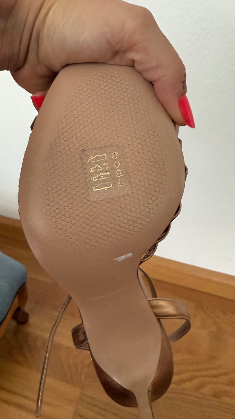 Scarpe da donna: Pumps elegant, golden, neuwertig – Usato da Binningen venduto da nuggi86 3