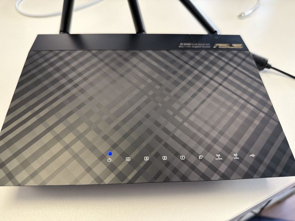 Asus Gigabit Router RT-AC66U DualBand 3x3 802.11AC (Gebraucht) in ...