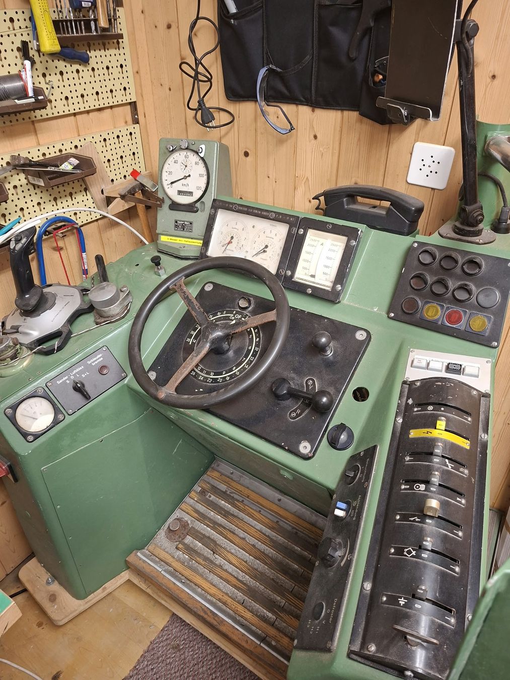 Modellini di ferrovie: Simulator-Führerstand aus BDe 4/4 SOB/BT – Usato da Wädenswil venduto da mape40