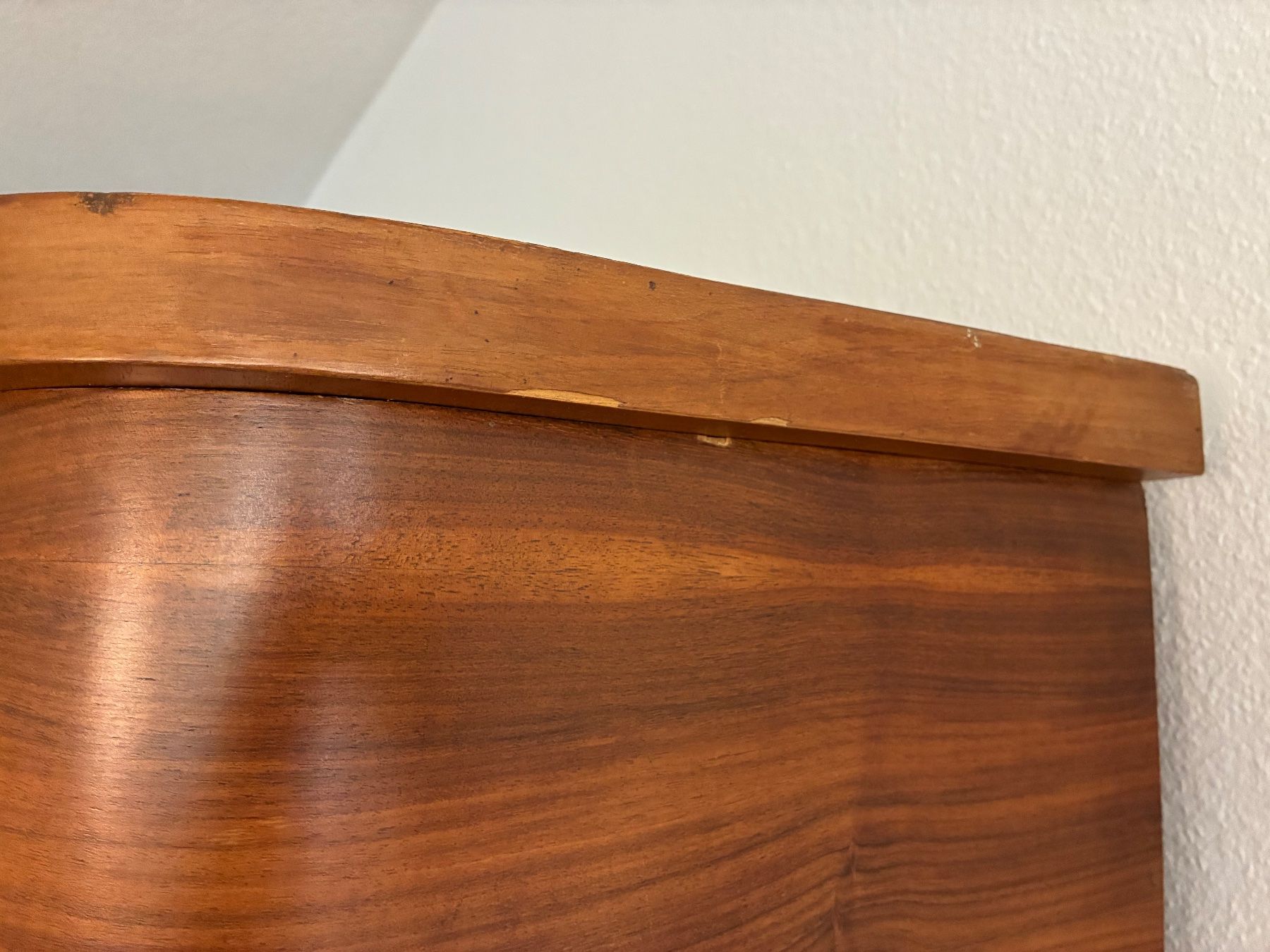 Armoires: Buffetschrank Nussbaum furniert – D'occasion à Zürich par ZH-OERLIKON 5